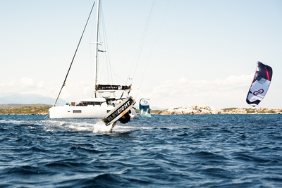 Kiten und Segeln um Sardinien