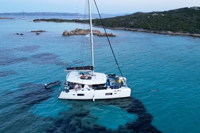 Kiten und Segeln um Sardinien