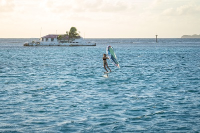 Kitesurfen und Segeln in der Karibik