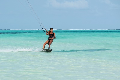 Kitesurfing in Jambiani Zanzibar